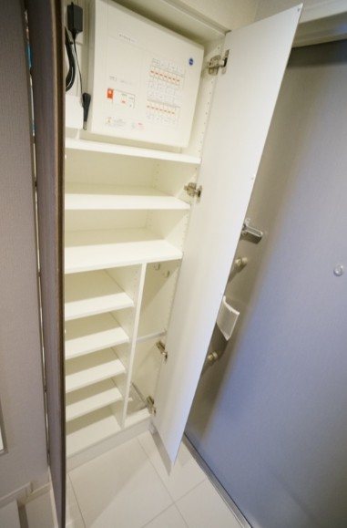 ジェイグランコート上野入谷 玄関