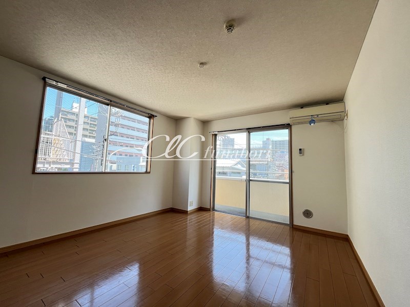 ベラルーサ１３番館 リビング