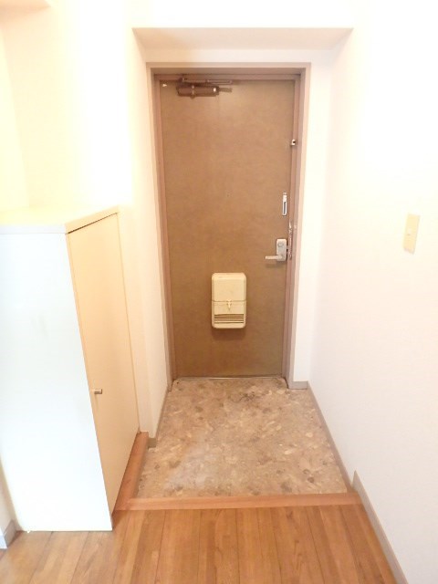 第６メゾンドヨシノ 玄関