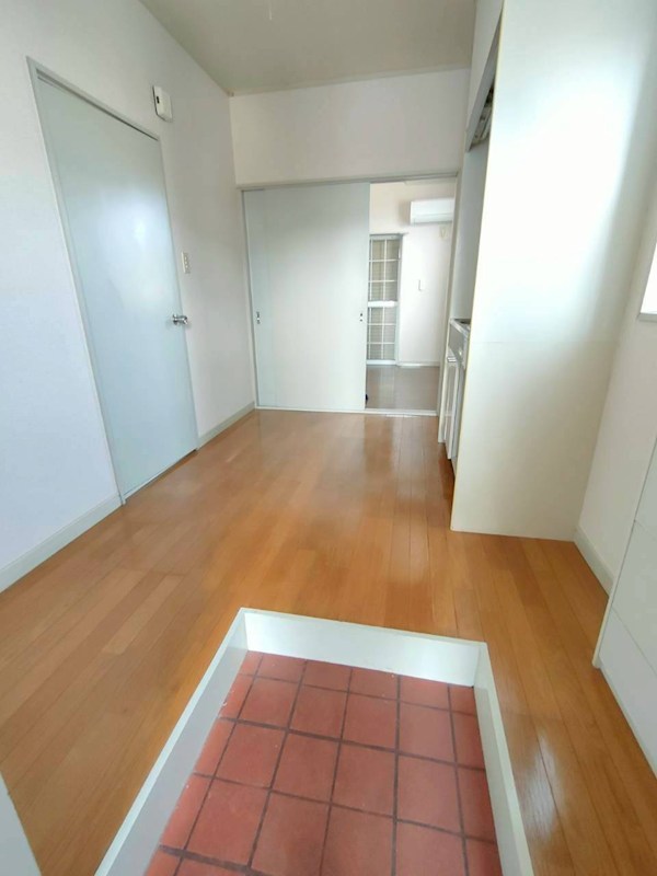 ニュー今川C 玄関
