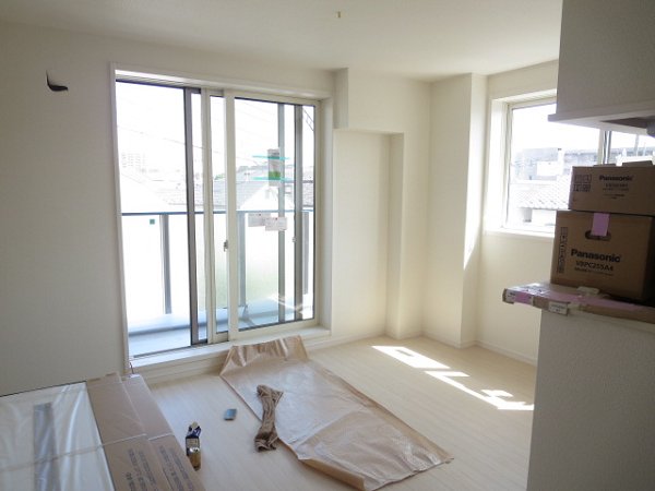 トライアングル リビング