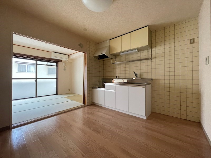 ロワイヤル東井堀12 リビング