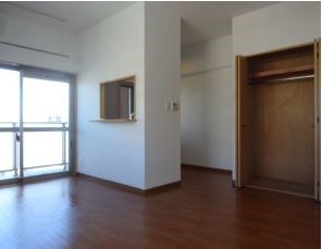 ラウンドタワーオペリア  リビング