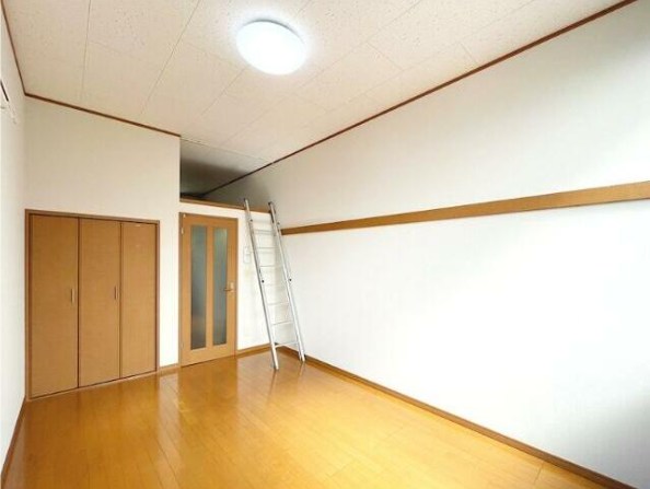 メインシティガーデン細田 リビング