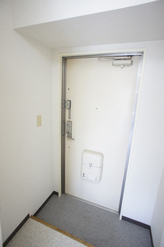 浅利ハイツ 玄関