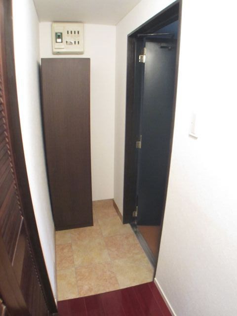 RESIDENCE　AKIYAMA 玄関