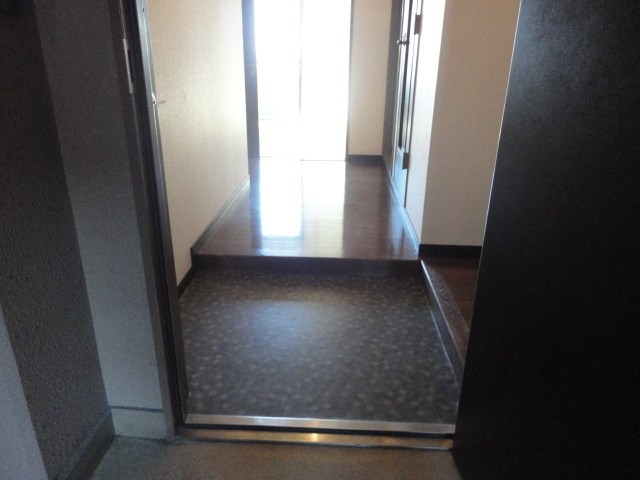 エッセレコモード 玄関