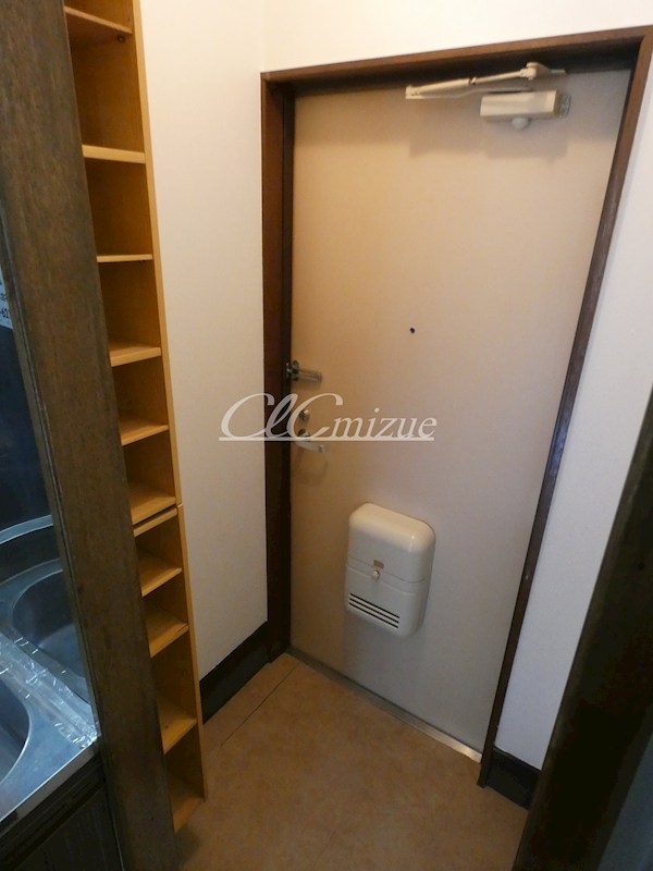 ニットーハイツ 玄関