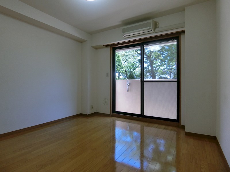 フォレストコートイースト リビング