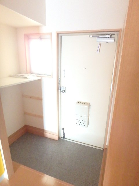 市川ハイム 玄関