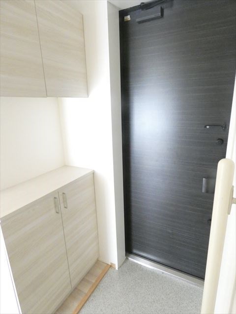 メゾンドヴァン 玄関