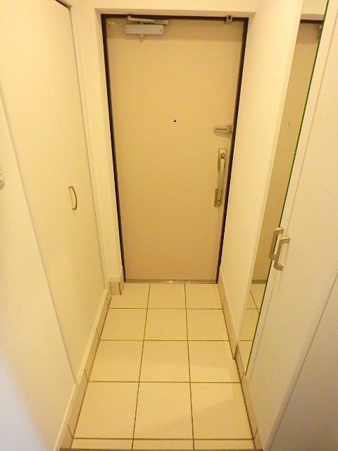 グランパーク東京ＥＡＳＴ   玄関