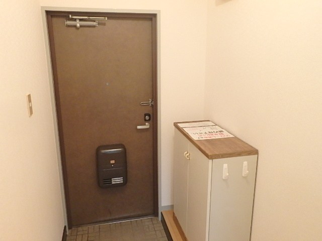 リバーリッチ第２川富ビル 玄関