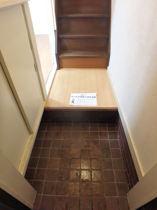 リリィテラス 玄関