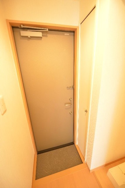 ニューアローズMⅤ  玄関