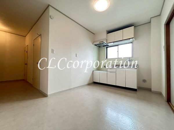 山岡ビル リビング