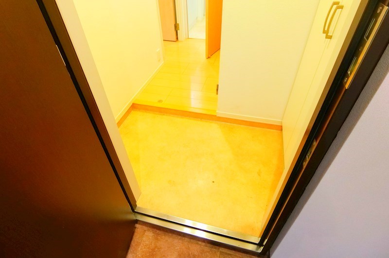 メゾン・ドゥ・ソレイユ 玄関