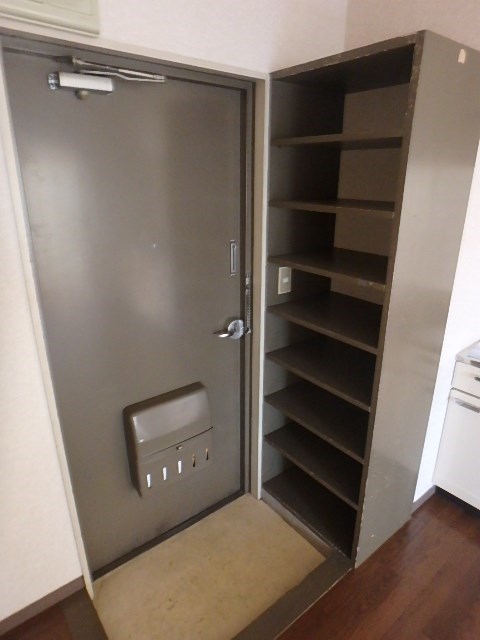 メゾン酒井 玄関