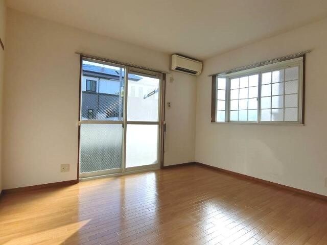 ジュネス リビング