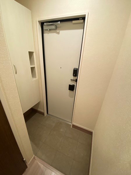 アンジュール新田 玄関