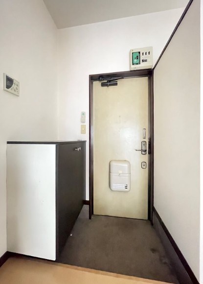 クレール加納B 玄関