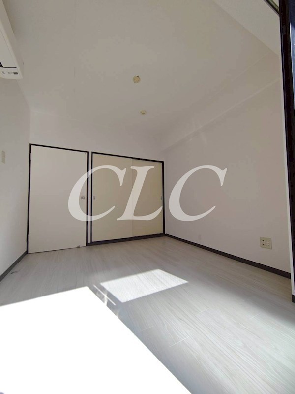 サンハイム清水 ベッドルーム