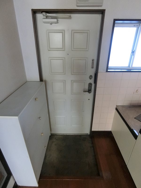 第一マルゴハイツ  玄関