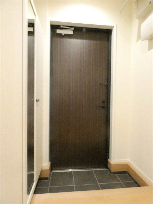 ラピスラズリ 玄関