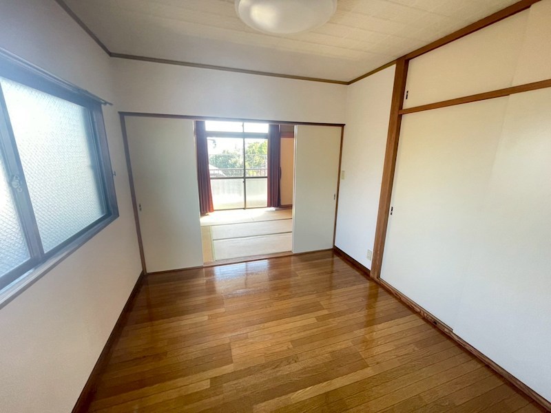 岸ペナテス リビング