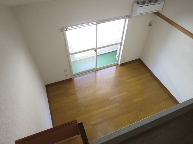 オリーブ リビング