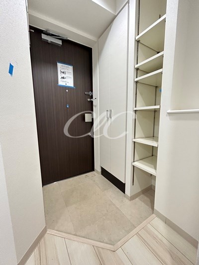 エレンシアK小岩 玄関