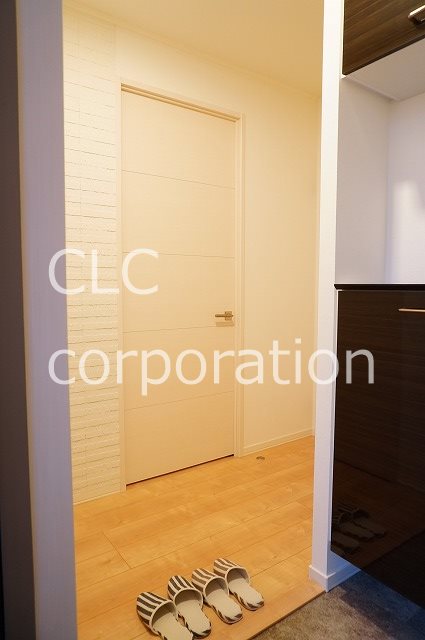 シャルマングーテ 玄関