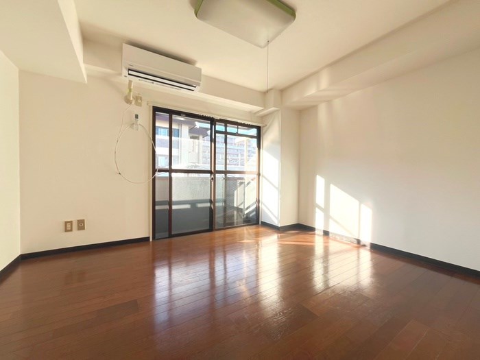 秀合ビル リビング