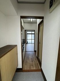 カーサ・ブランカ綾瀬 玄関