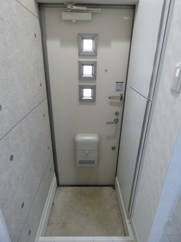 フローラ西小岩  玄関