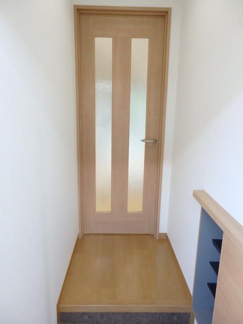 第2ハイツ石山 玄関