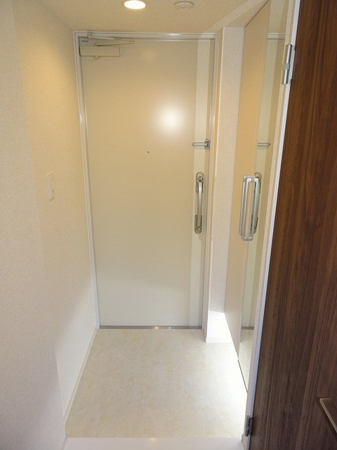 ラッフィナート　アロッジオ  玄関