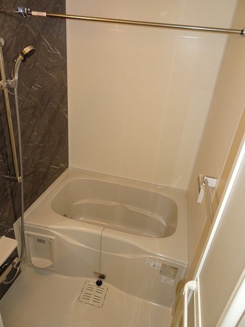 ラッフィナート　アロッジオ  風呂画像