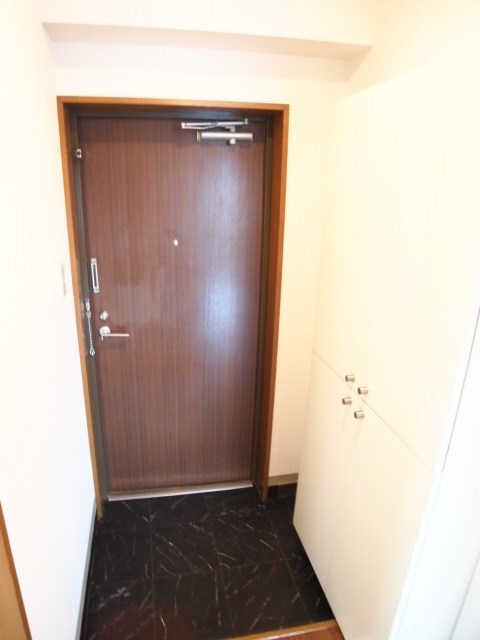 インペリアルハイツ 玄関