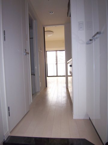 グラントゥルース西日暮里 玄関