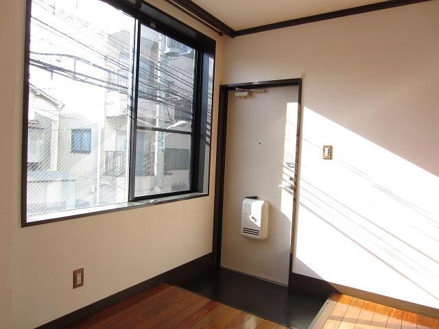 第二小林ビル 玄関