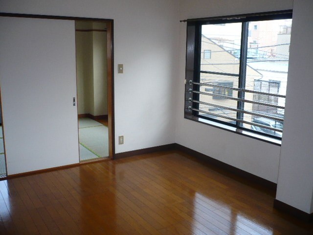 第二小林ビル リビング