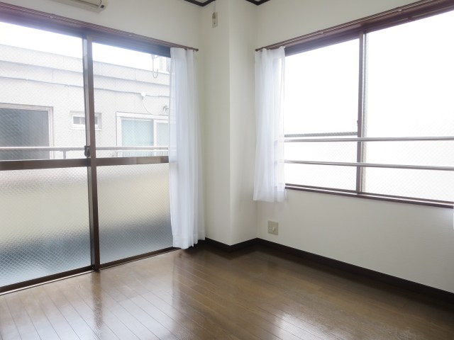 小高ビル リビング