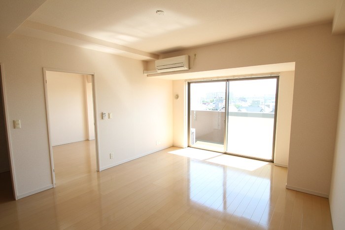 ロイヤルＫＪ ベッドルーム