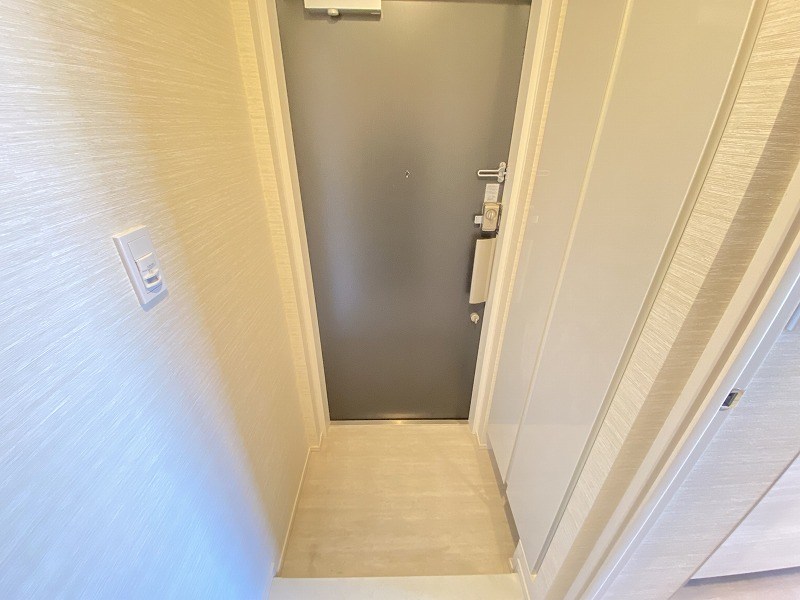 グランドヒルズ西大島 玄関