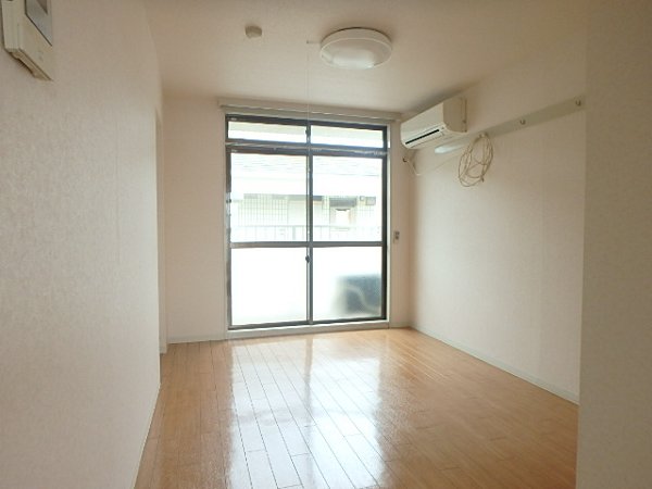 モア４ ベッドルーム