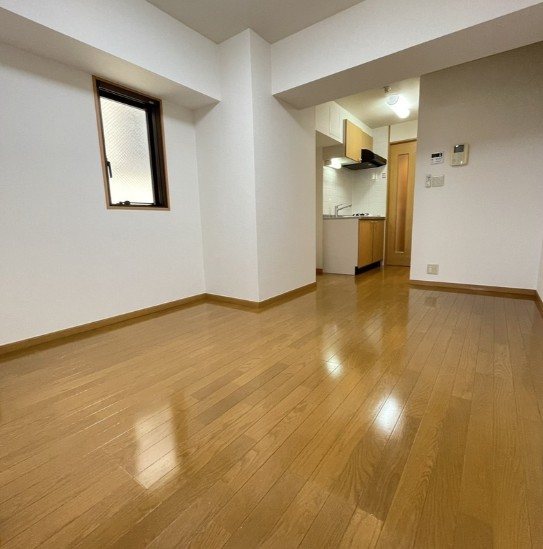 パールピアス リビング