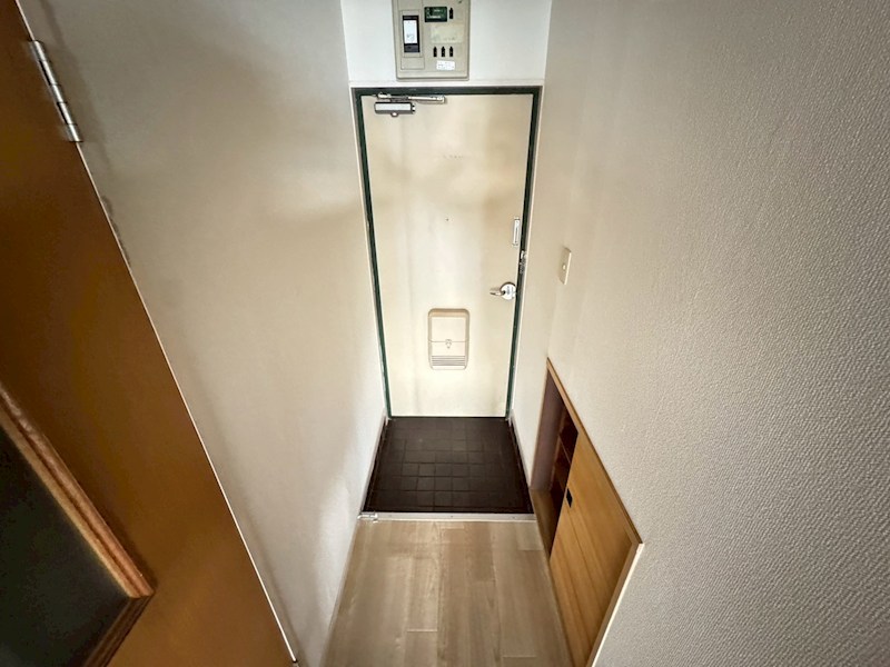 ゴールデンフラット 玄関