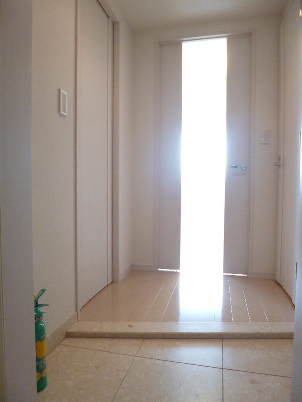 カスタリア北上野  玄関