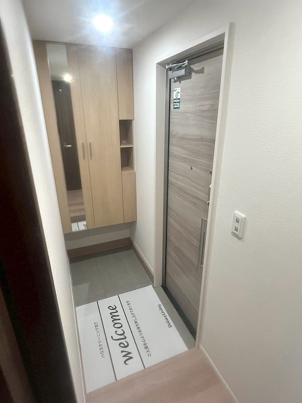 セレスティア西綾瀬 玄関